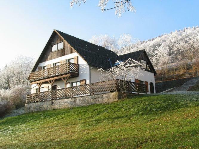 Nice Holiday Home Near Ski Area Medebach Exterior photo